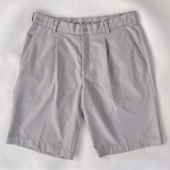 Nike Golf Men's Khaki Gray Shorts SIze 32 Medium - Picture 1 of 7